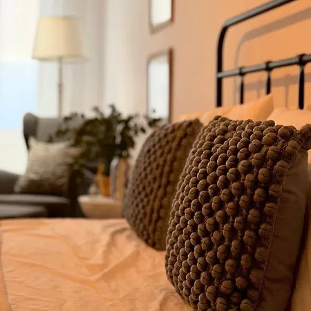 Stylish 2 Bedroom With Hot Tub And Terrace - *