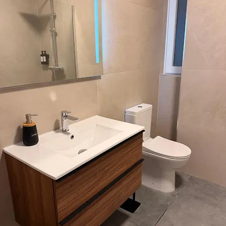 Stylish 2 Bedroom With Hot Tub And Terrace - Appartamento Sliema