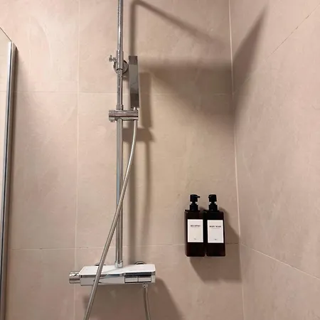 Stylish 2 Bedroom With Hot Tub And Terrace - Appartamento Sliema
